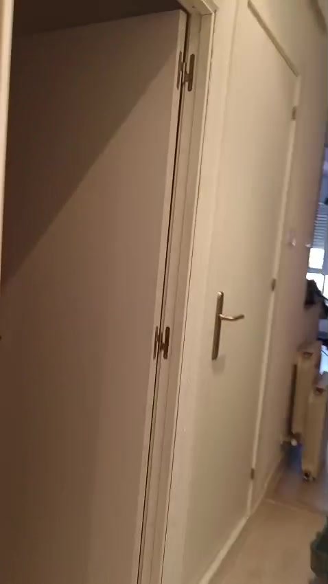 Pasillo con acabados terminados
